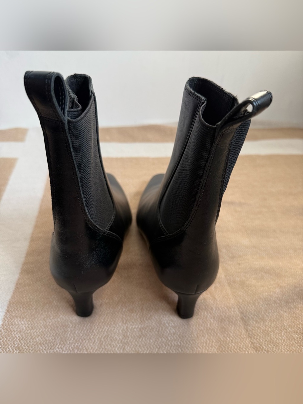 Madewell The Dimes Chelsea Boot in
Black Size 6.5 new - Picture 6 of 8